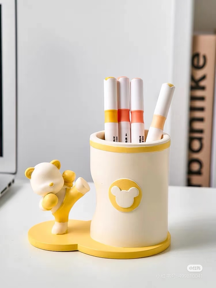 可爱小熊造型笔筒