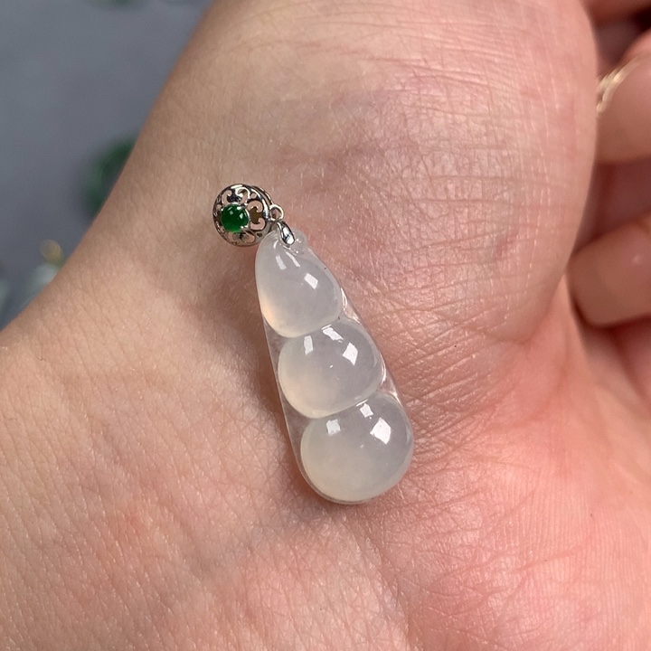 翡翠颈饰18K金镶嵌豆子