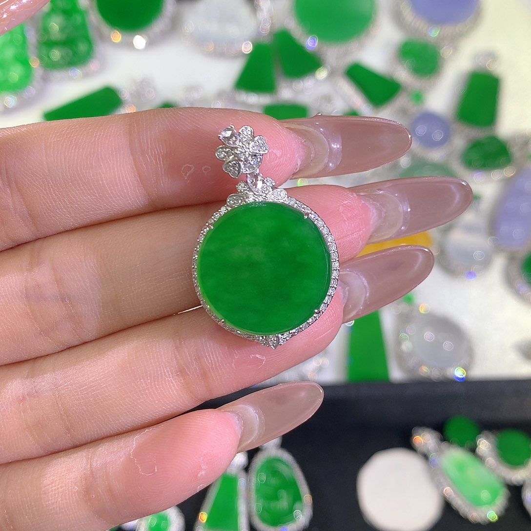 翡翠颈饰18K金镶嵌1111111111