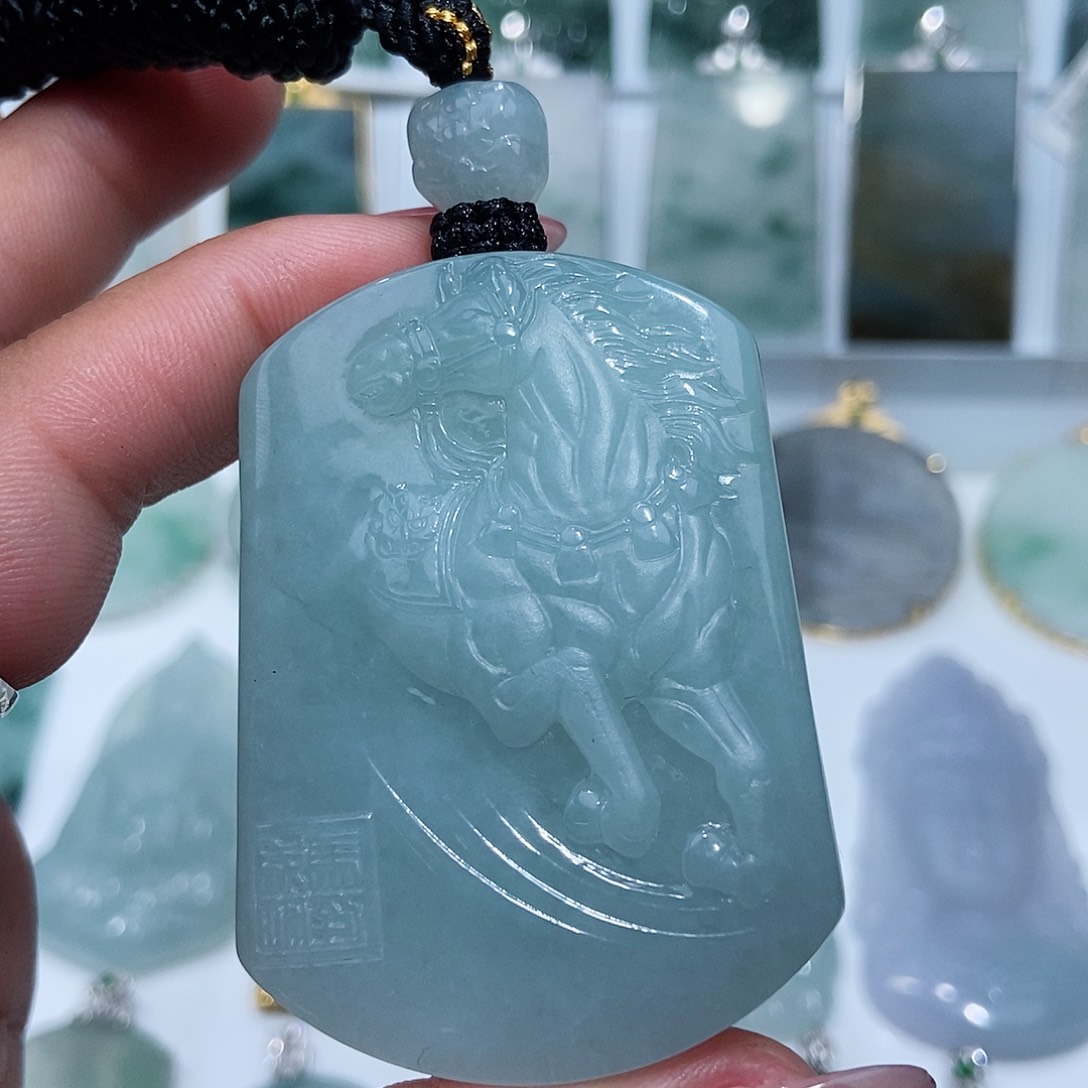 翡翠颈饰未镶嵌缅甸