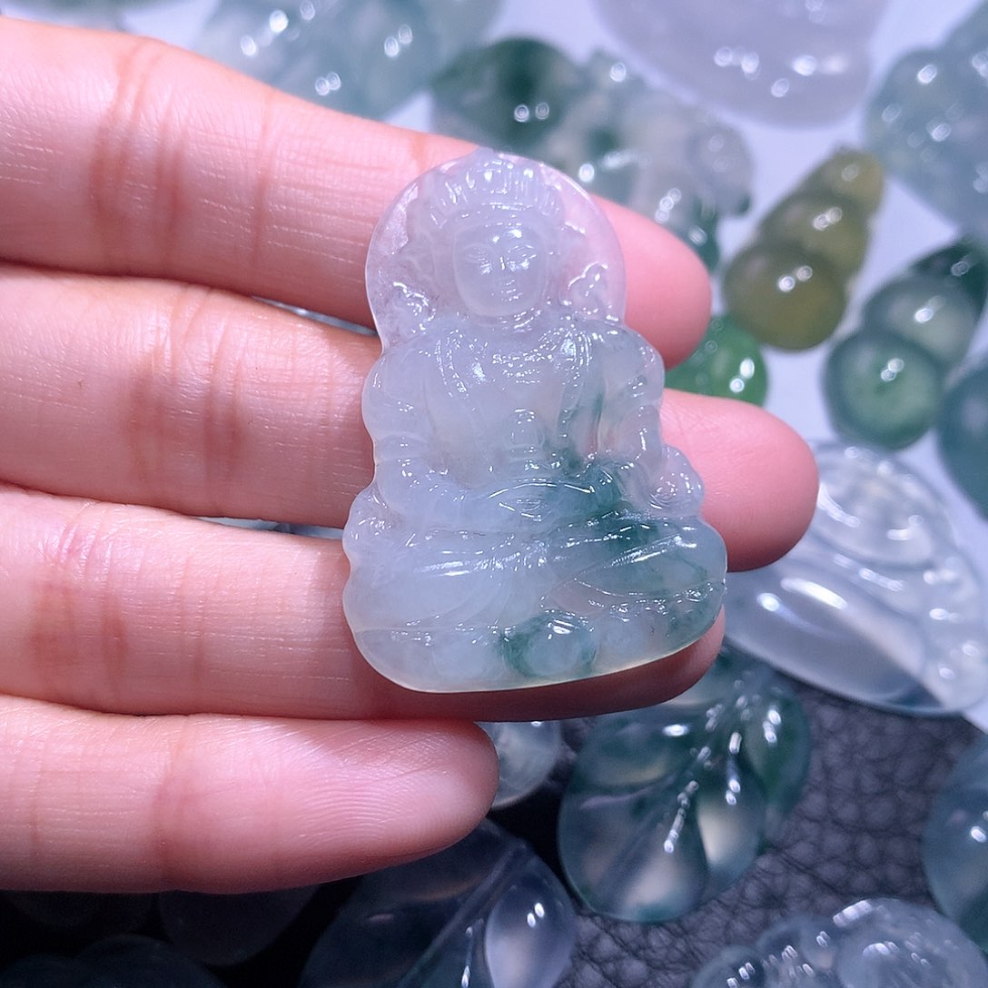 【闪购商品】翡翠颈饰未镶嵌度母