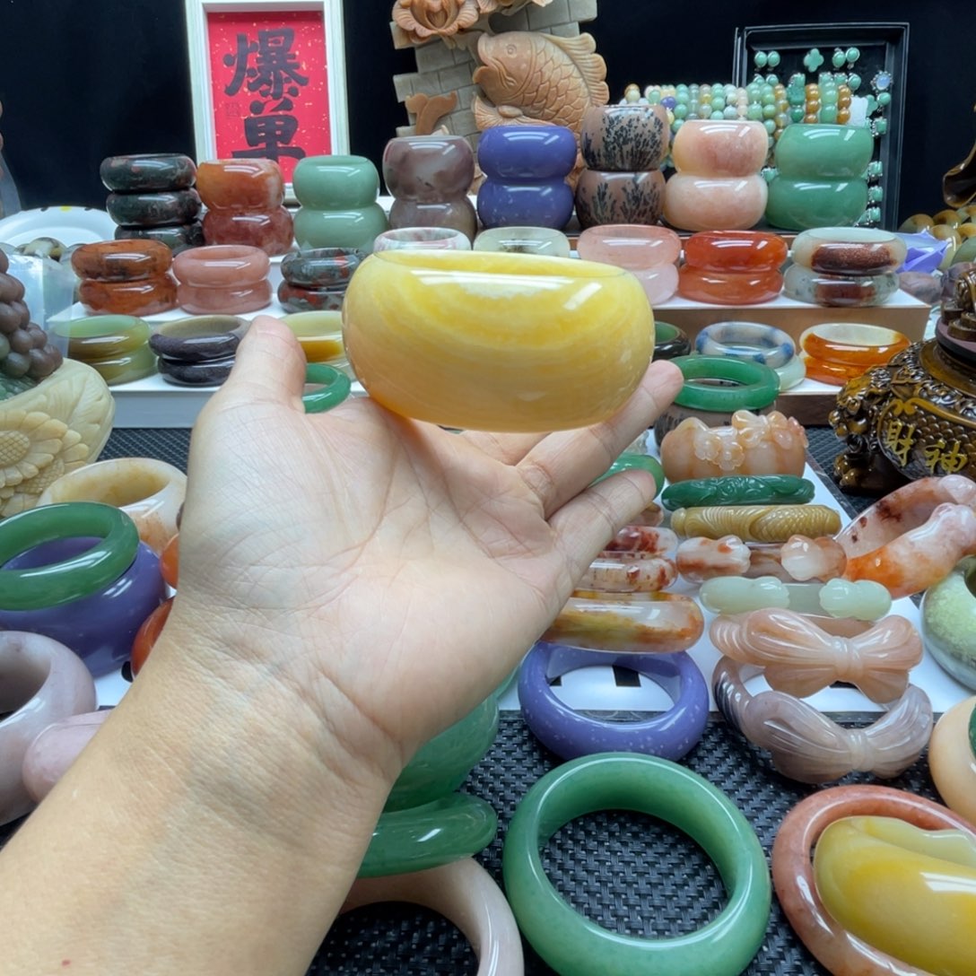 风***石英岩玉未镶嵌手镯