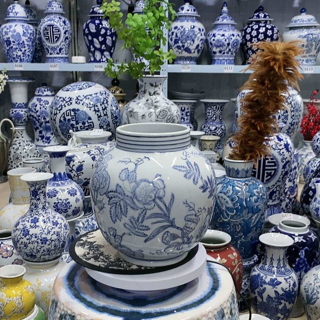 【闪购商品】摆件大肚瓶瓷器摆件………………………………