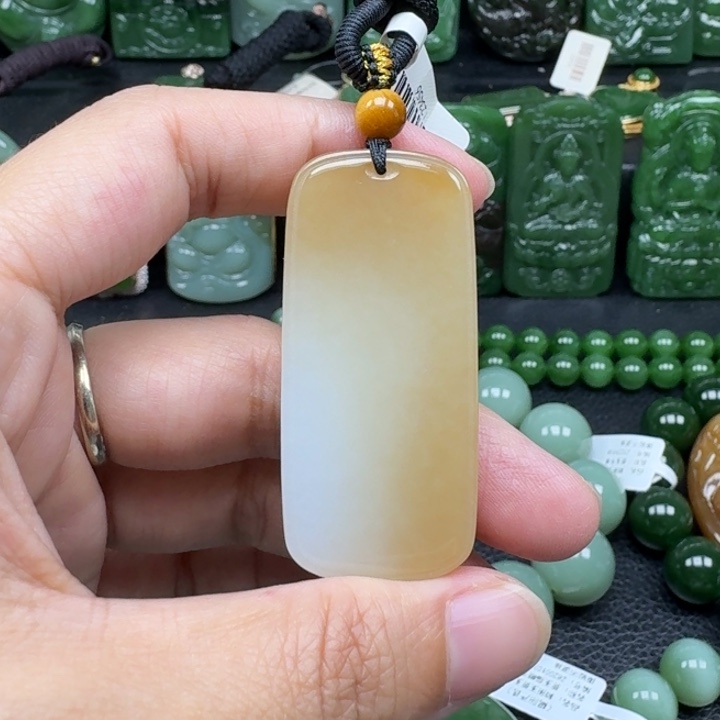 颈饰未镶嵌和田玉