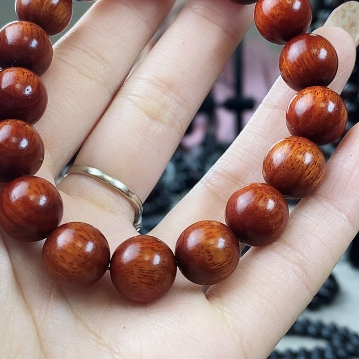 ᝰ****檀香紫檀（小叶紫檀）1.2