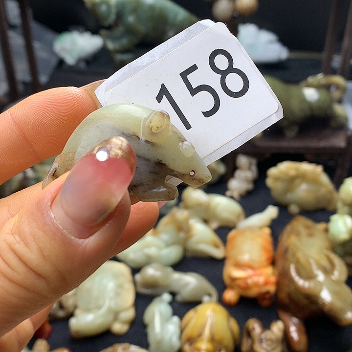 和田玉未镶嵌车挂