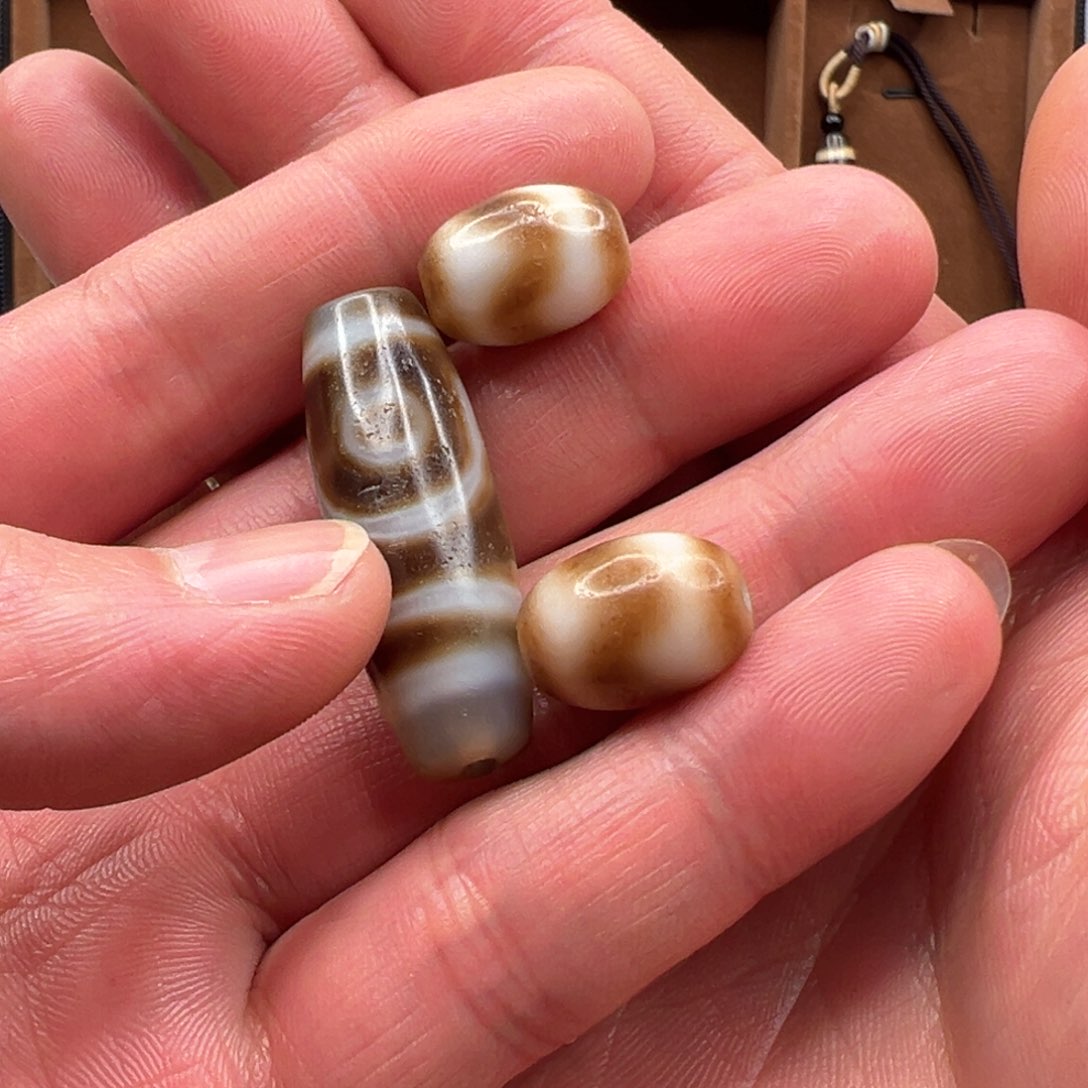 玛瑙/玉髓颈饰未镶嵌衣**雅