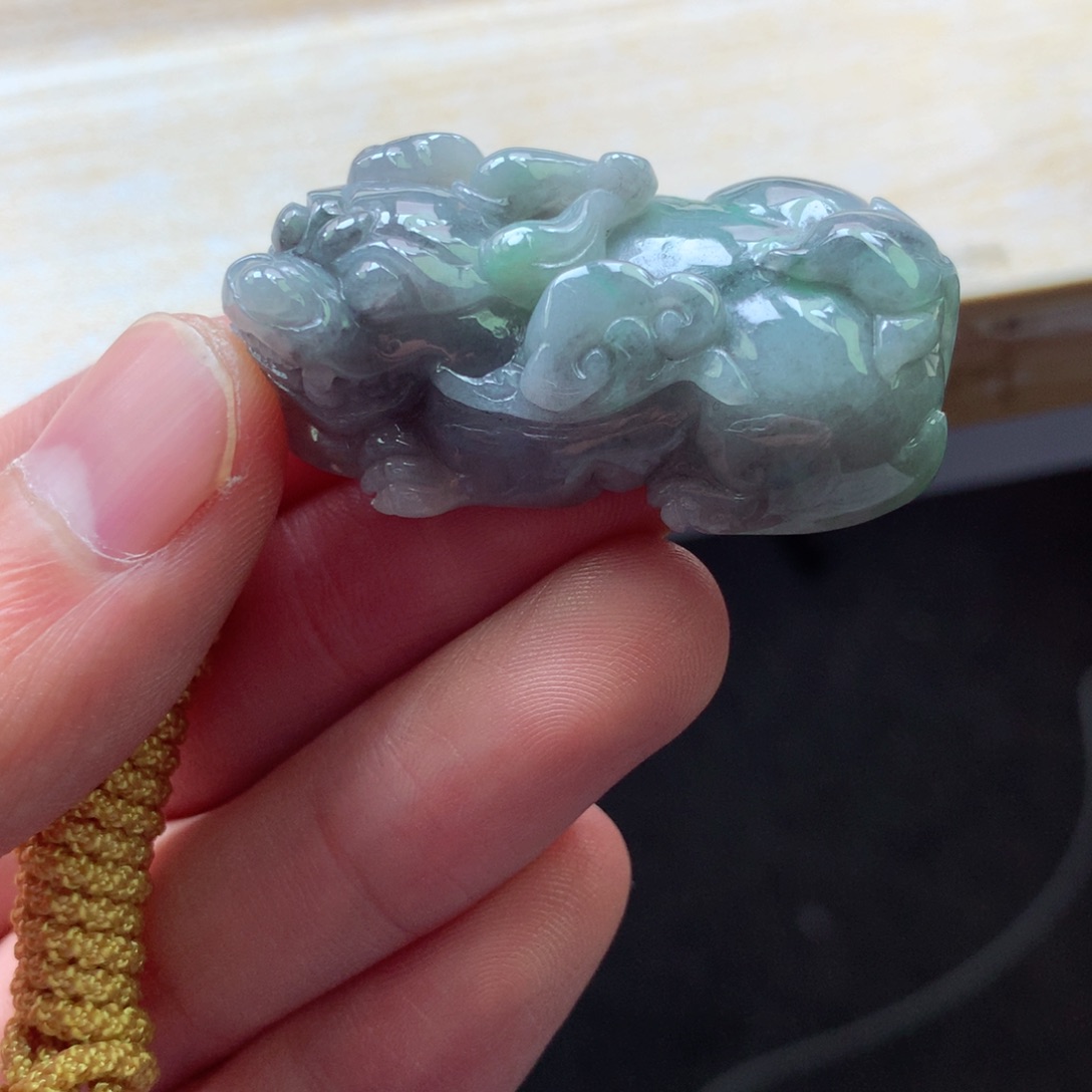 翡翠颈饰未镶嵌吊坠