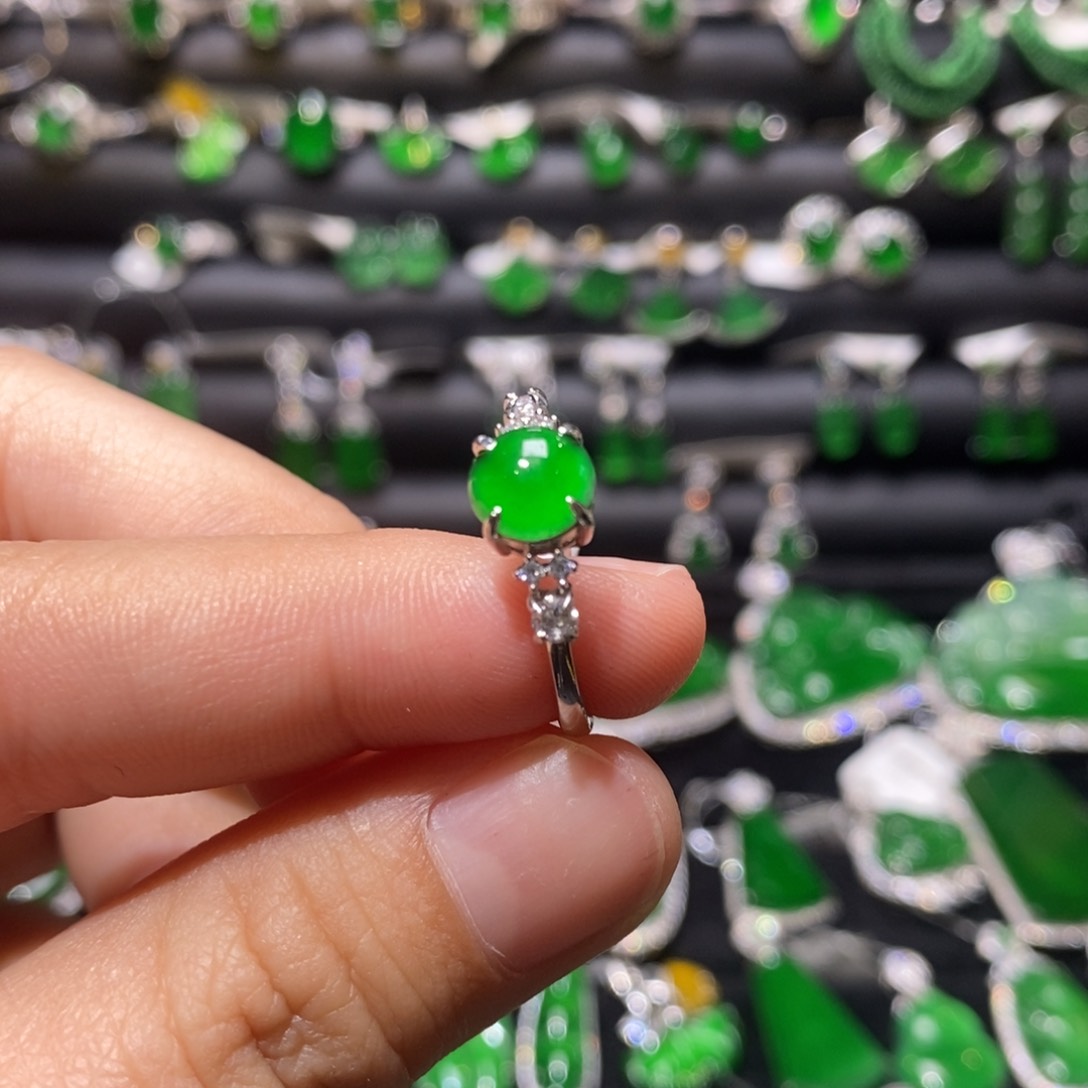 翡翠戒指银S925镶嵌天然翡翠