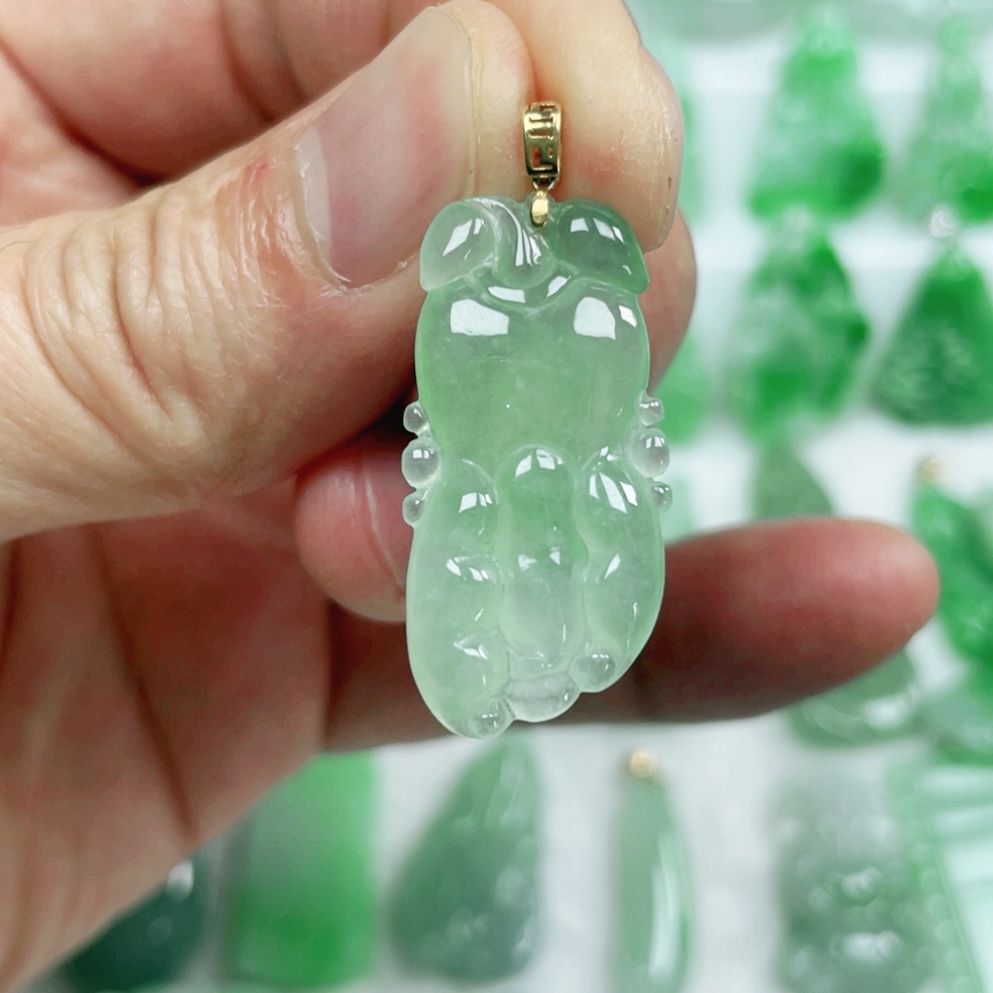 翡翠吊坠(不含链)18K金镶嵌