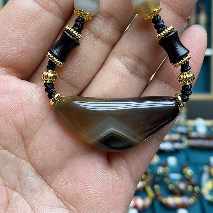 玛瑙/玉髓颈饰合金