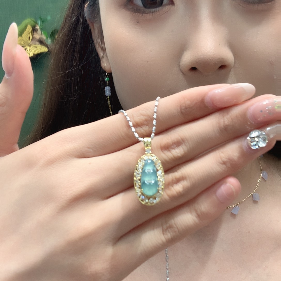 颈饰未镶嵌翡翠福豆吊坠