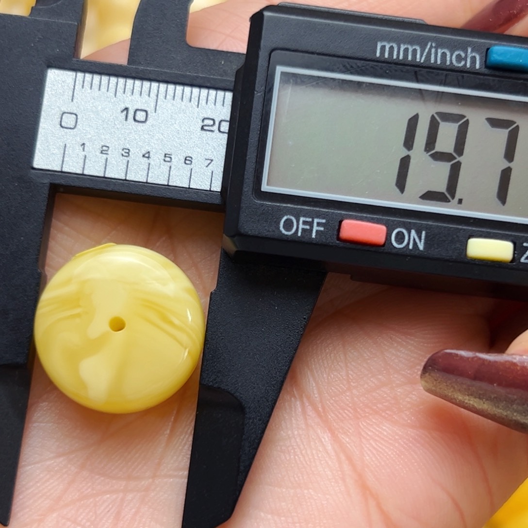 蜜蜡裸石未镶嵌19.7mm微瑕扣子