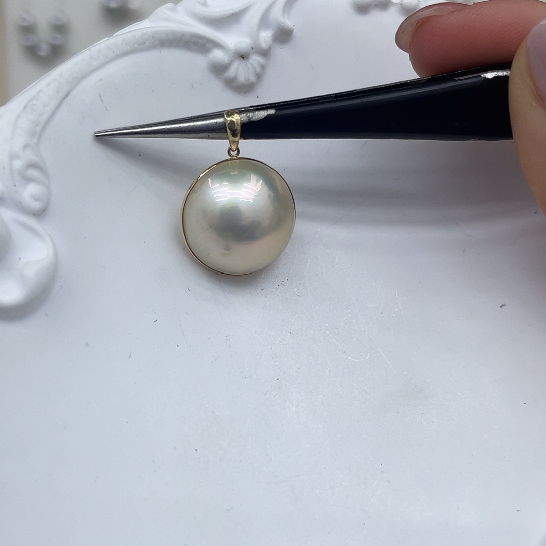 18K金镶嵌吊坠(不含链)拼合珍珠（马贝珠）