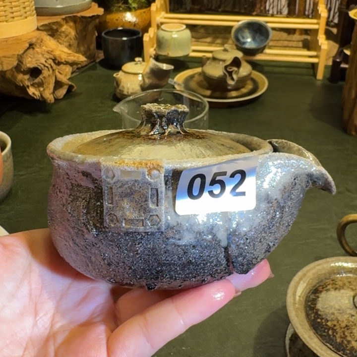 云南建水紫陶，古法柴烧