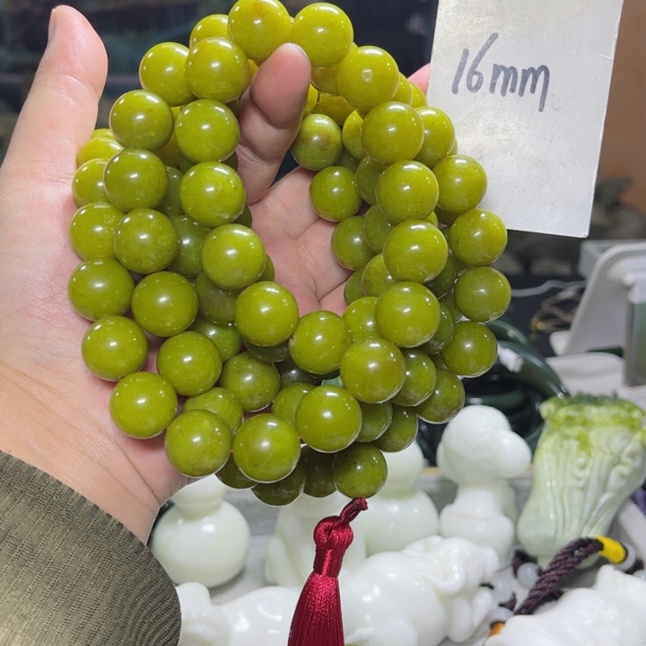 蛇纹石玉颈饰多样性发货未镶嵌