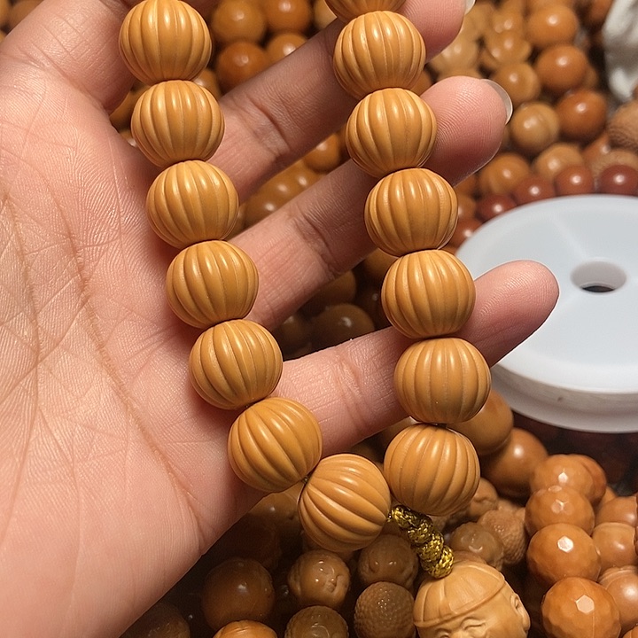 猴头核桃手串人**度手持