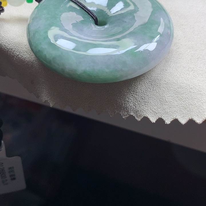 翡翠颈饰未镶嵌吊坠