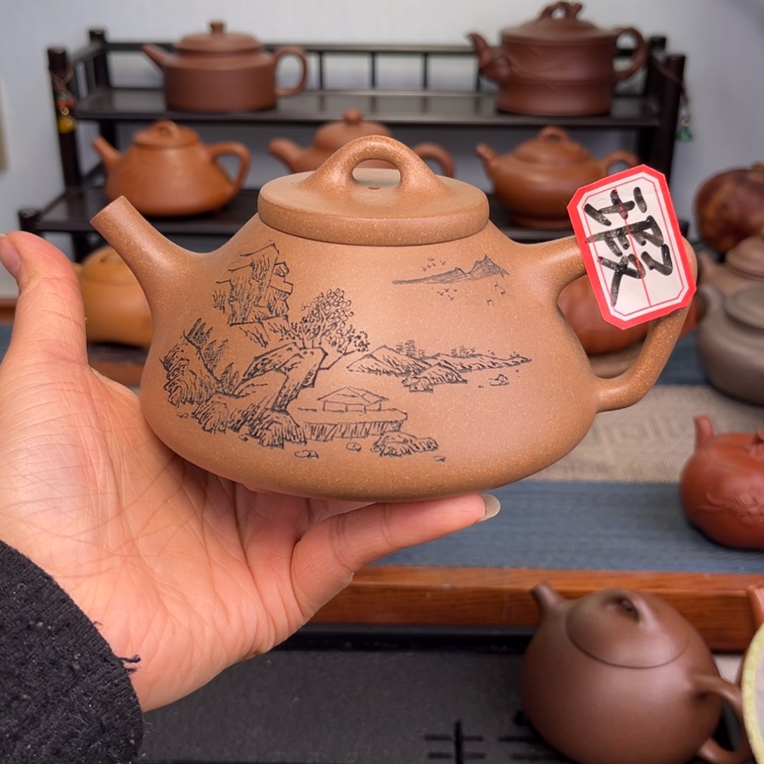 紫砂茶壶中****筑手工制作