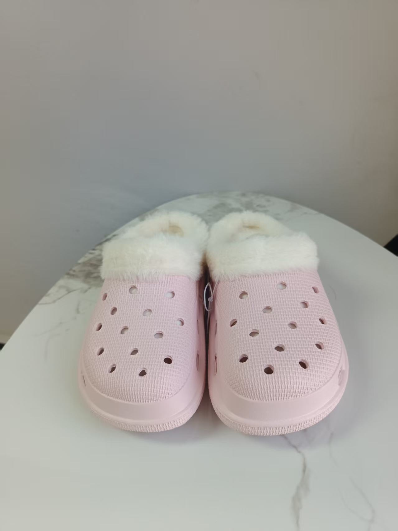 2025新保暖粉色高级洞洞鞋加绒加厚防滑底