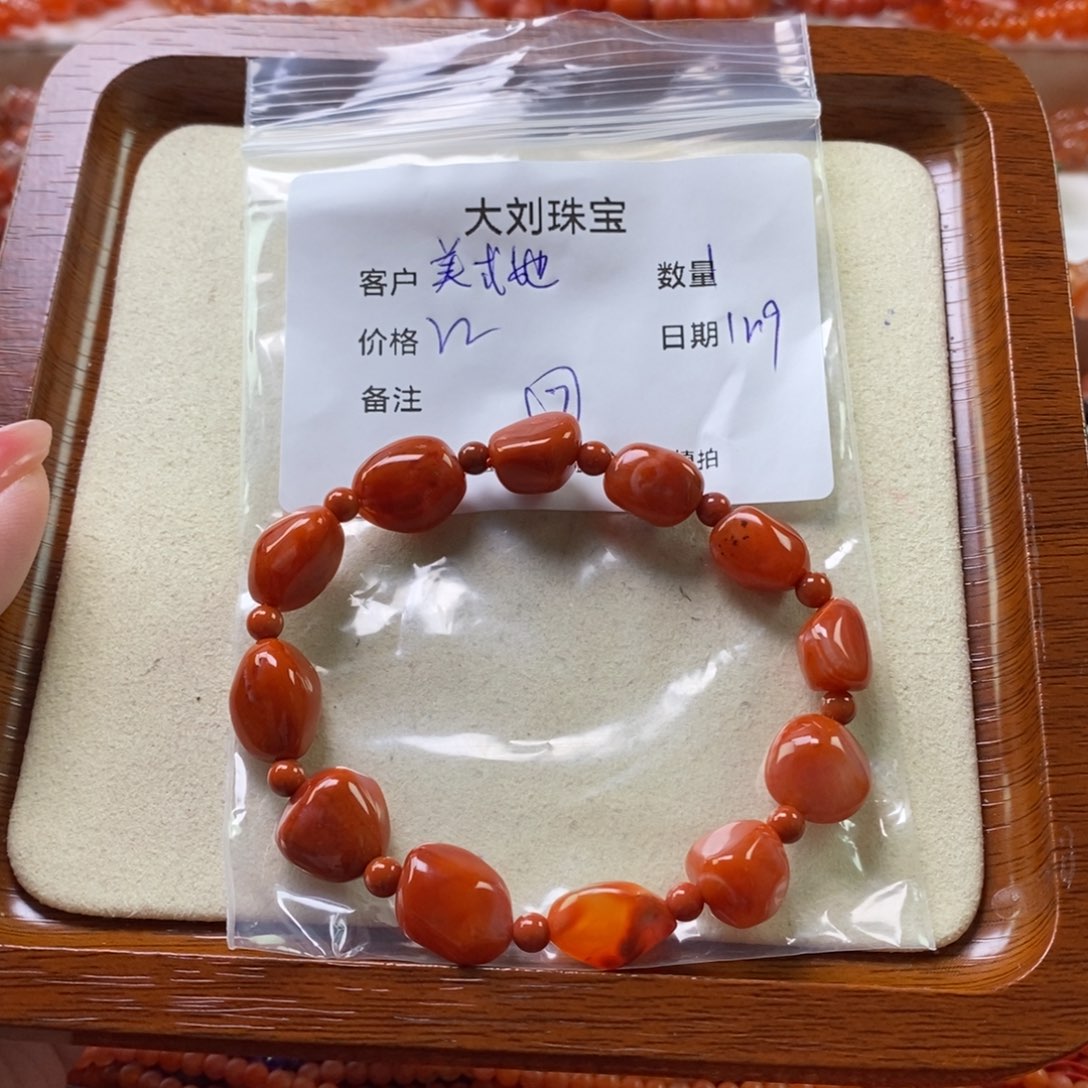 美***。南红玛瑙未镶嵌手链