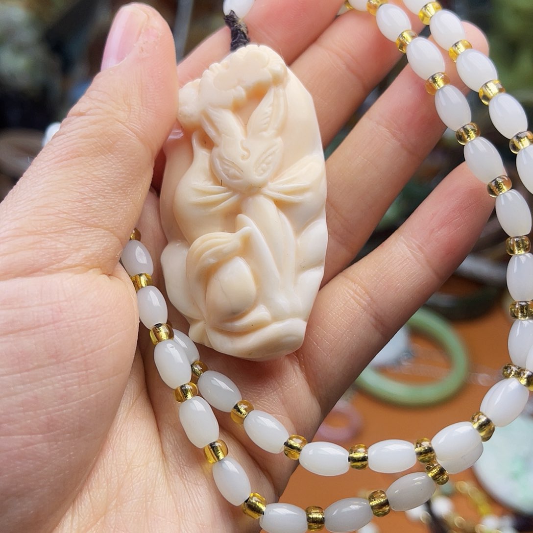 和田玉颈饰未镶嵌