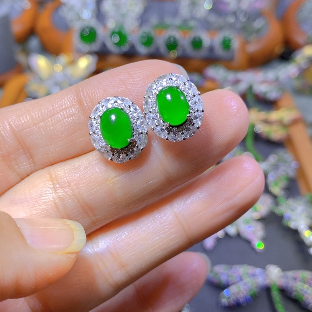 翡翠颈饰银S925镶嵌天然翡翠