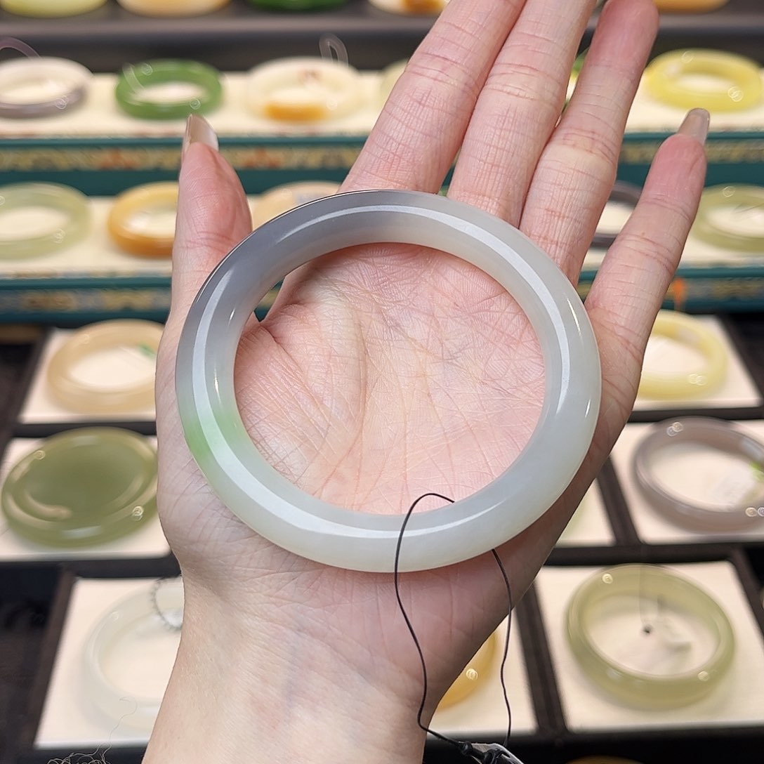 和田玉手镯未镶嵌紫白翠