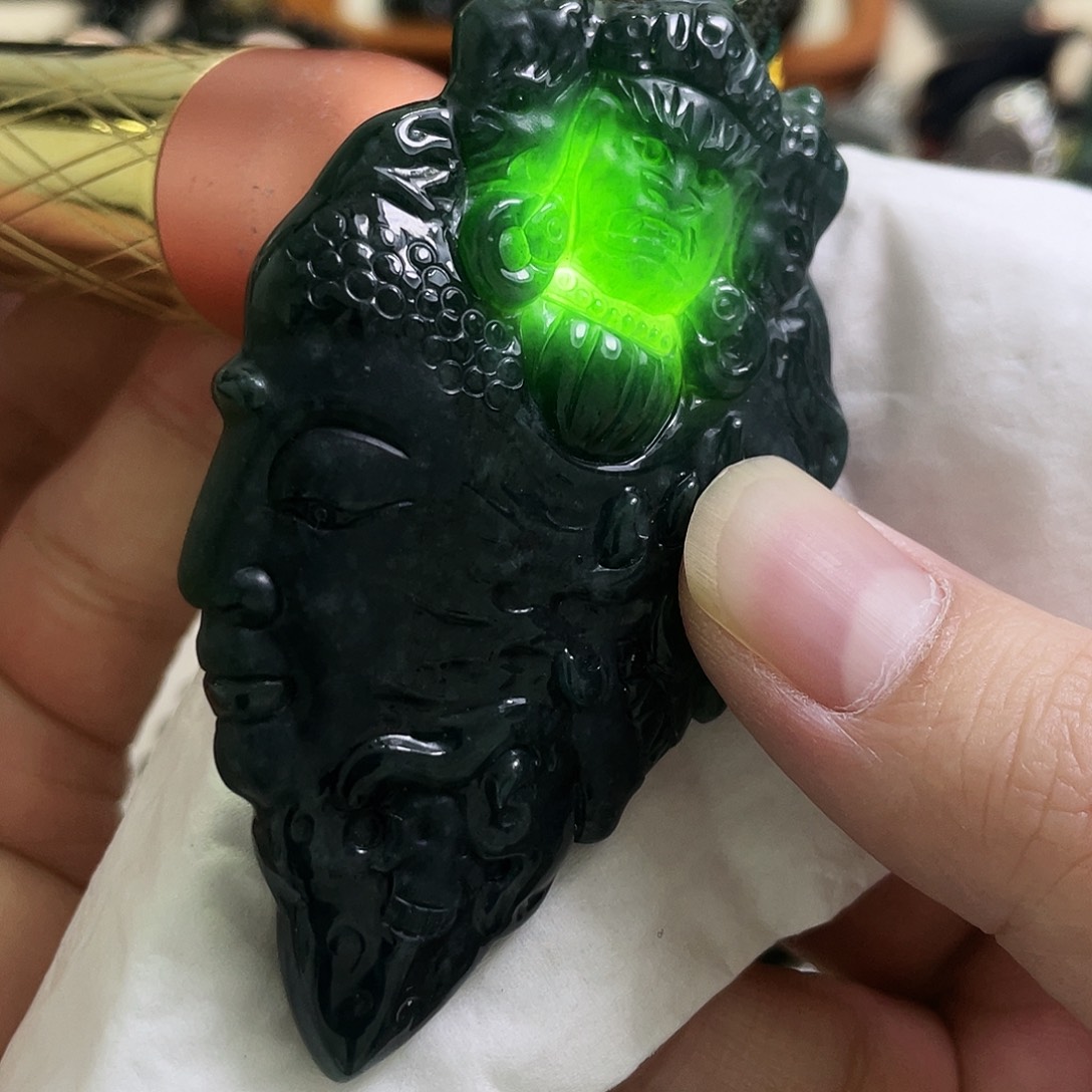 翡翠未镶嵌颈饰翡翠