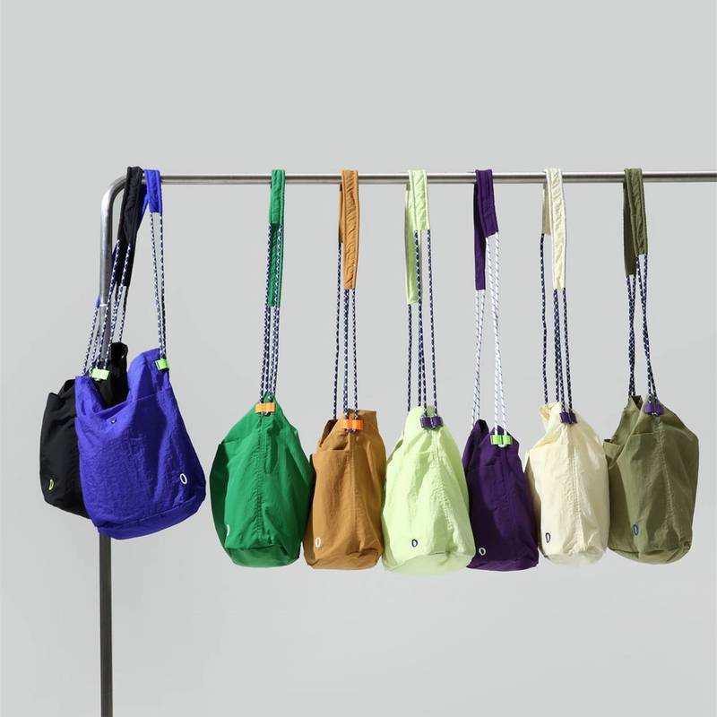 小众户外轻便单肩包06