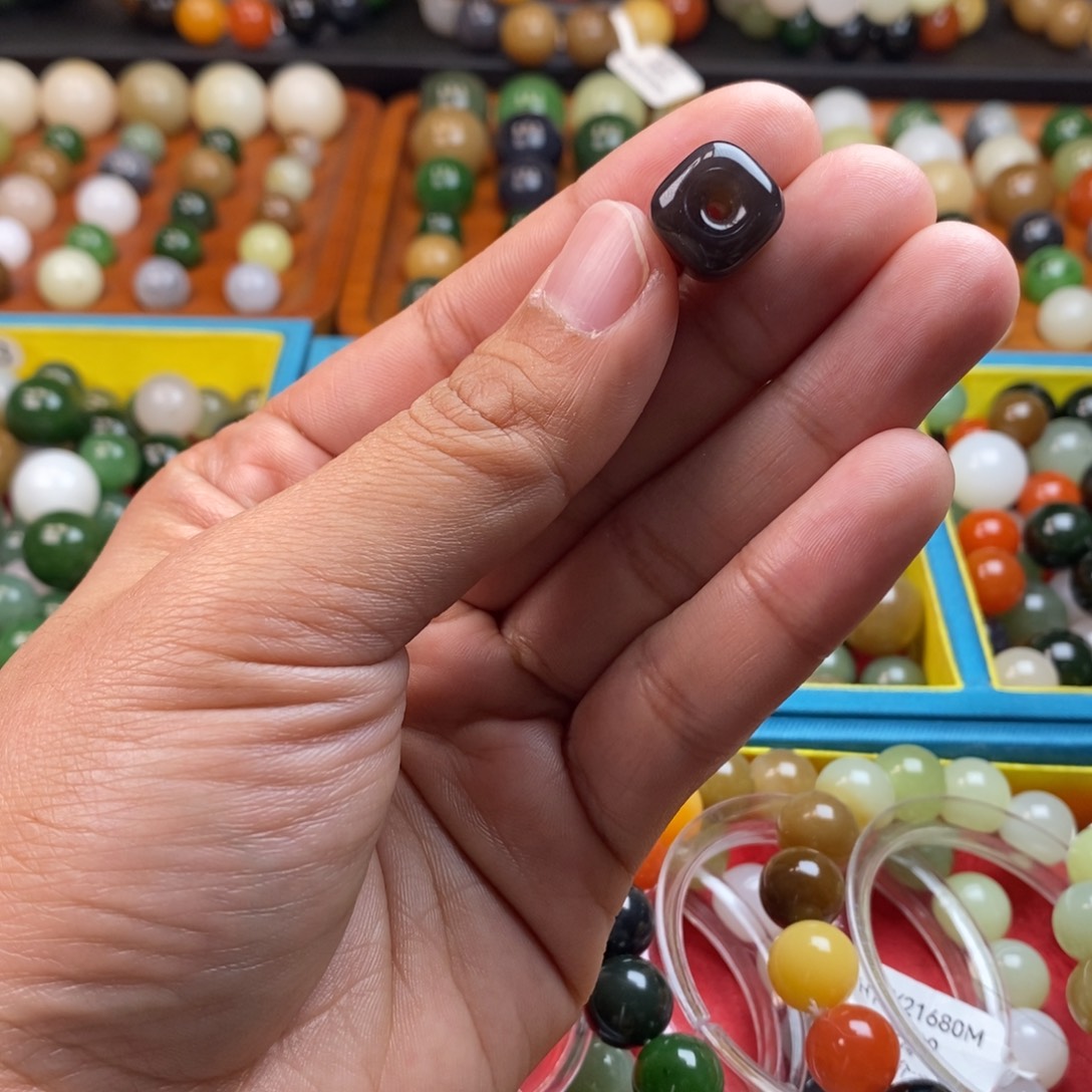 和田玉未镶嵌珠宝奇石卡11x12浓紫y水线