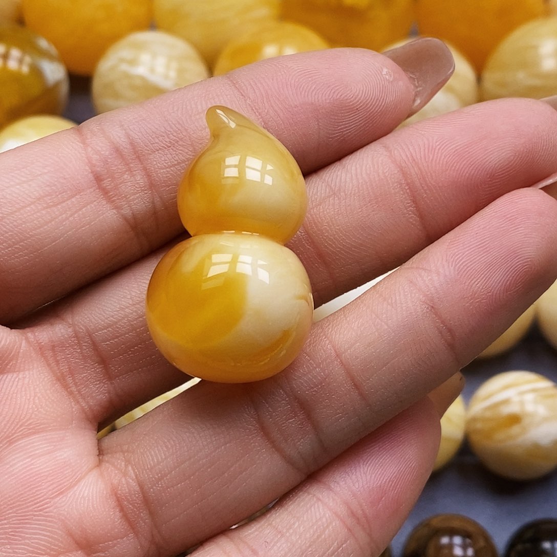 蜜蜡未镶嵌珠宝奇石