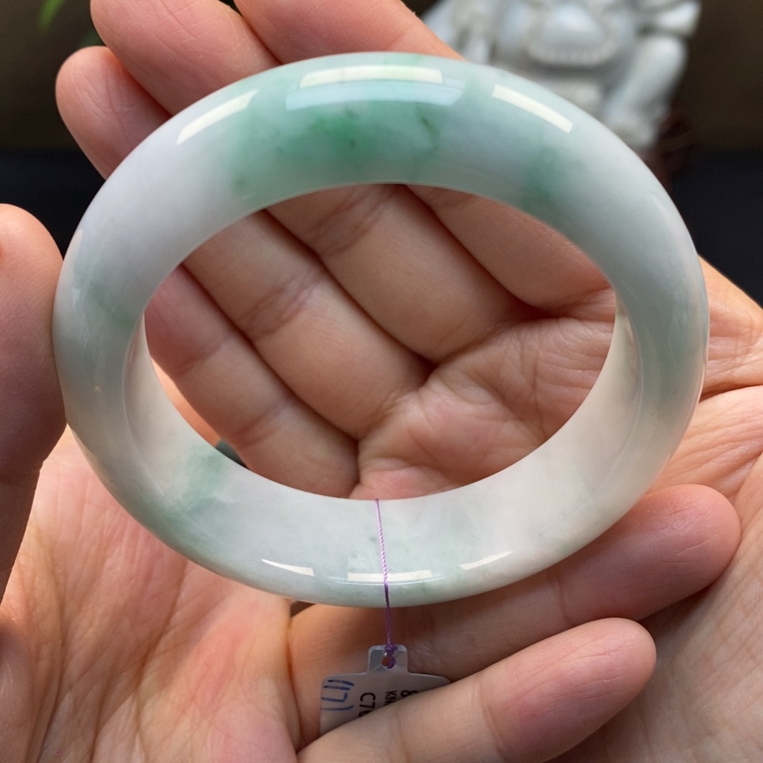 翡翠手镯未镶嵌天然