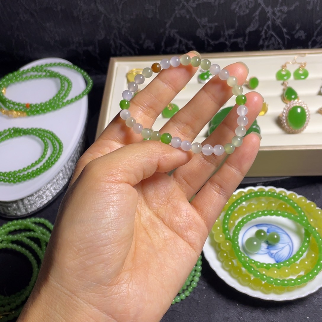 心***爱和田玉未镶嵌手串