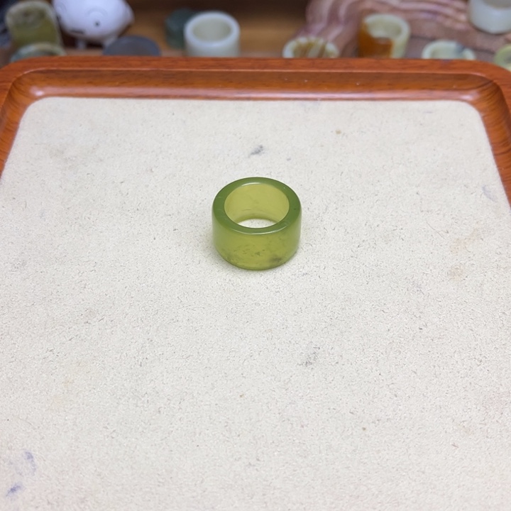 阿***娴蛇纹石玉未镶嵌戒圈