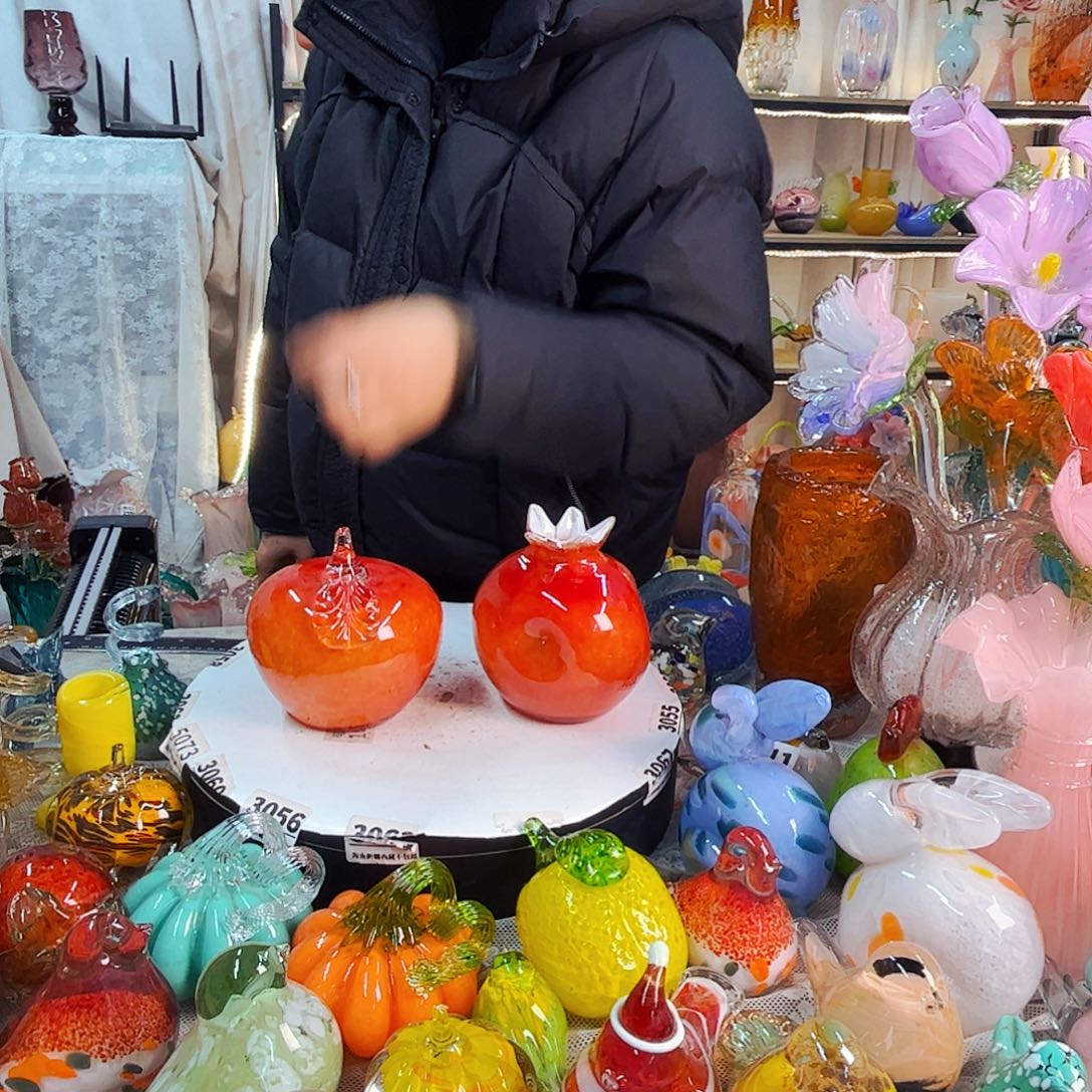 一对家悦琉璃花瓶摆件