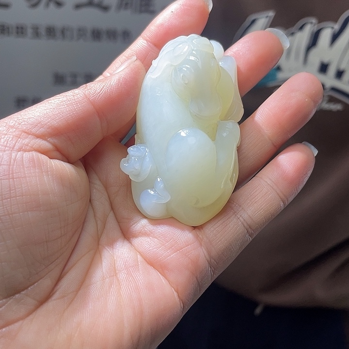 和田玉未镶嵌把件