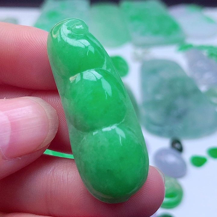 翡翠未镶嵌吊坠(不含链)福豆