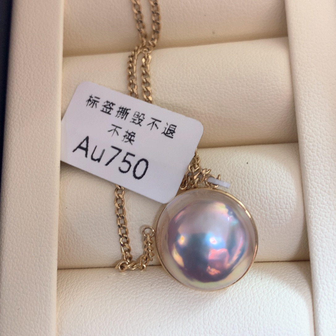 拼合珍珠（马贝珠）颈饰18K金镶嵌