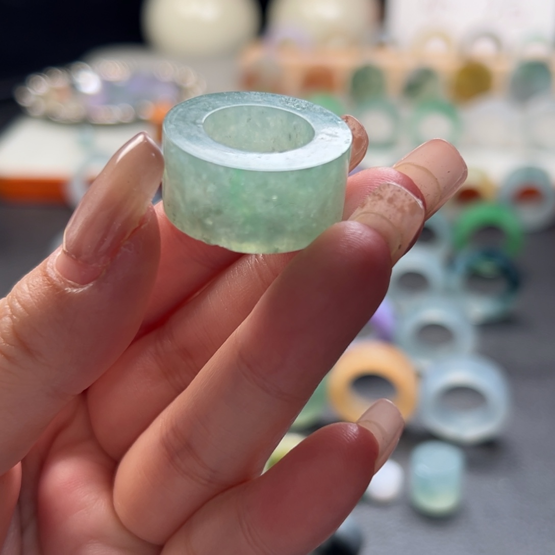 未镶嵌定制翡翠戒指