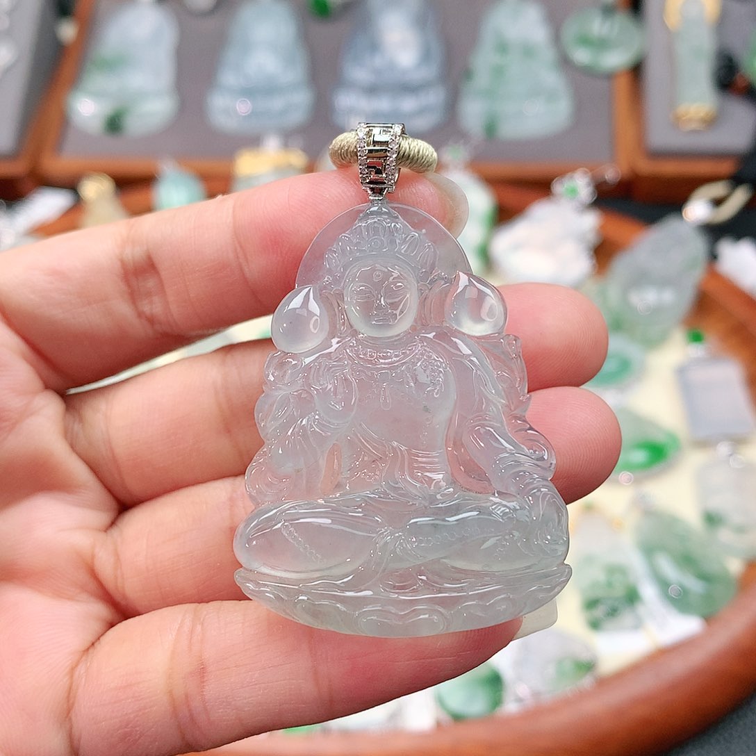 颈饰18K金镶嵌翡翠度母观音