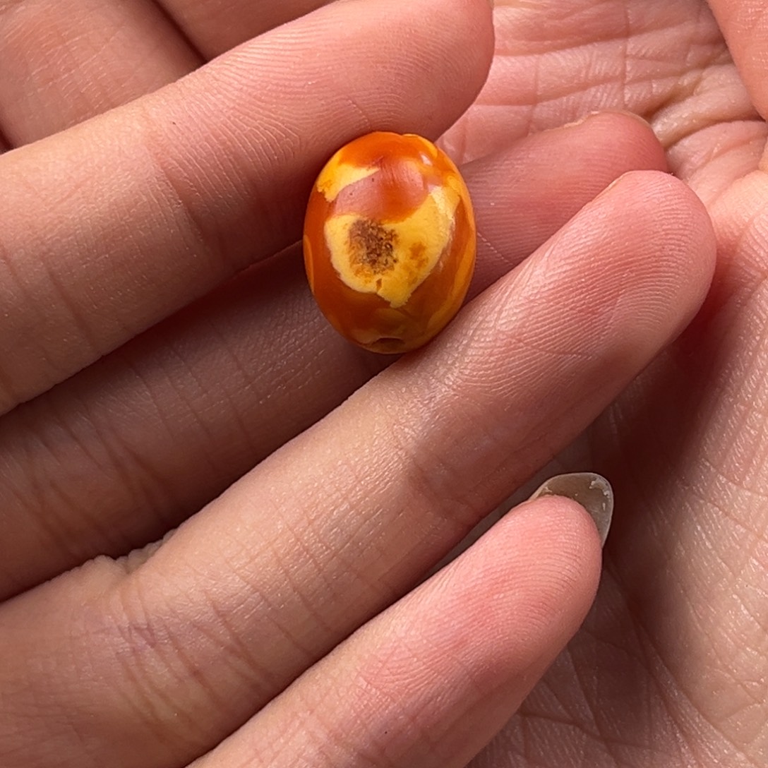 玺***哲蜜蜡未镶嵌颈饰老蜜蜡