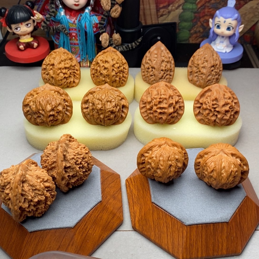 ****天吊坠文玩核桃黑马