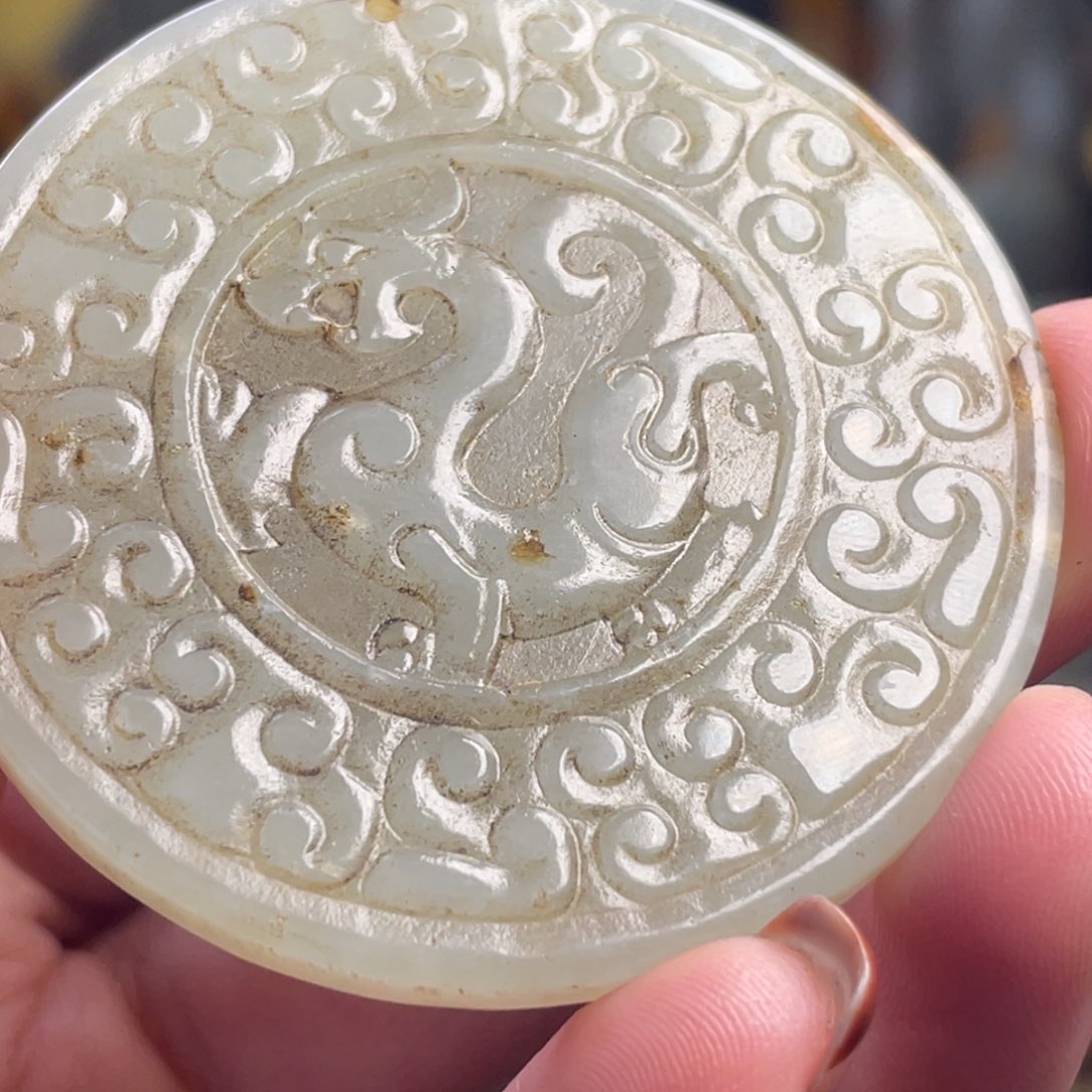 无***饰和田玉未镶嵌颈饰