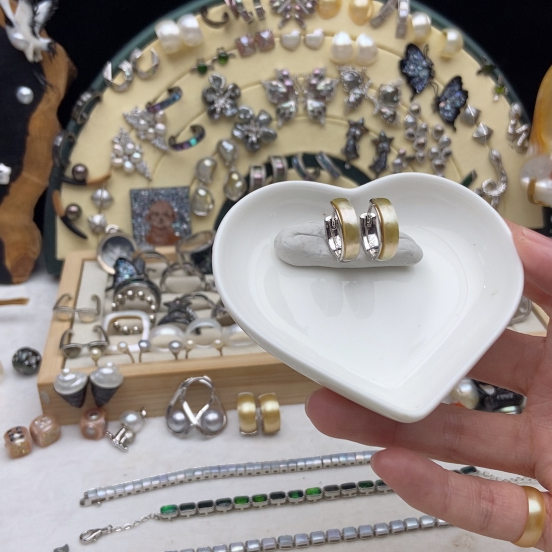 画框银S925镶嵌海水珍珠金珠切割耳扣