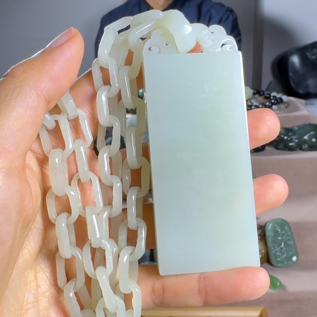 和田玉颈饰未镶嵌