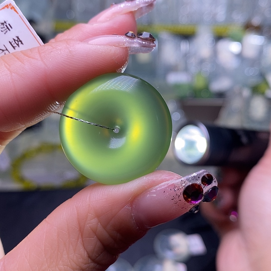 蛇纹石玉颈饰未镶嵌丰**悦