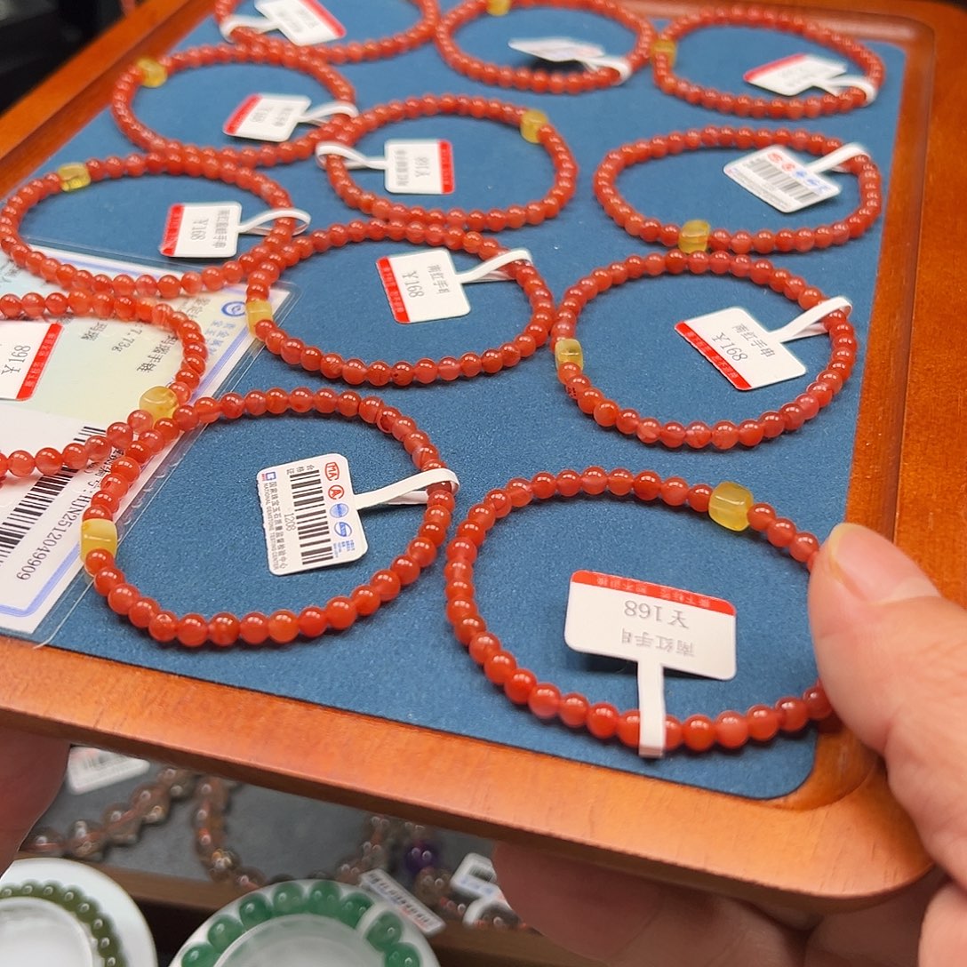 南红玛瑙未镶嵌手链