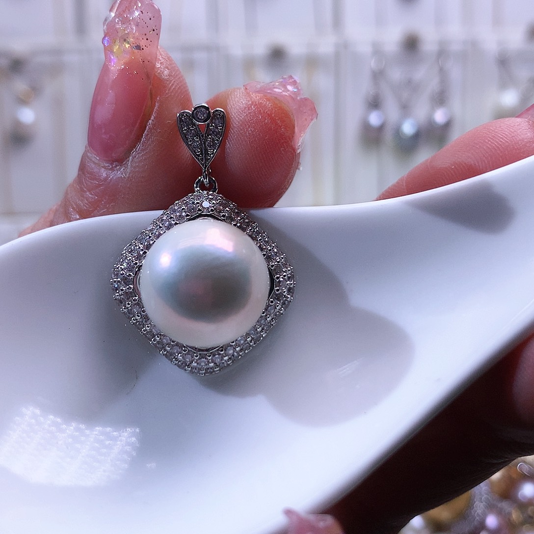 淡水珍珠吊坠(赠链)合金