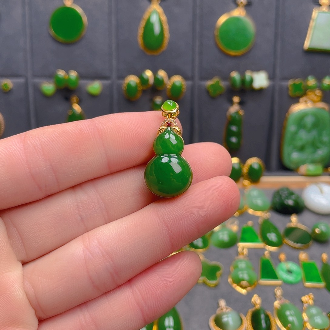 和田玉（碧玉）18K金镶嵌吊坠(不含链)